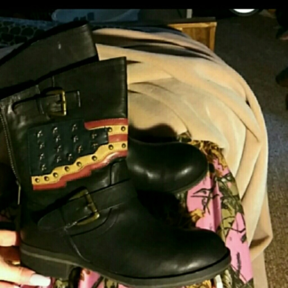 MIA moto boots